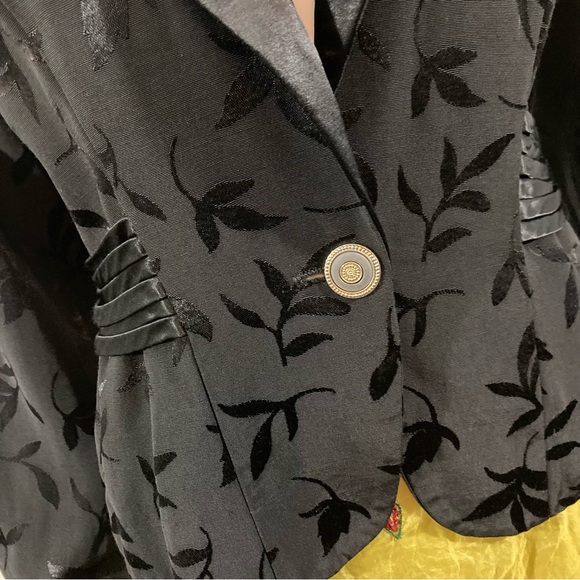 Vintage 1990’s Silky Black Statement Blazer Jacket by Dawn Joy Size 12 - Picture 7 of 15